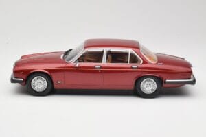 Jaguar XJ Series III Metallic Dark Red MCG 1:18 MCG18176 Metall — Bild 3 von 6