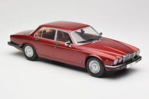 Jaguar XJ Series III Metallic Dark Red MCG 1:18 MCG18176 Metall — Bild 4 von 6