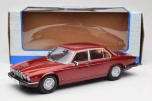 Jaguar XJ Series III Metallic Dark Red MCG 1:18 MCG18176 Metall — Bild 6 von 6