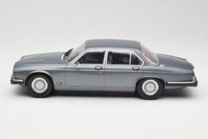 Jaguar XJ Series III Metallic Grey MCG 1:18 MCG18177 Metall — Bild 3 von 6
