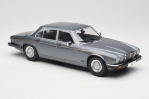 Jaguar XJ Series III Metallic Grey MCG 1:18 MCG18177 Metall — Bild 4 von 6