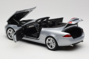 Jaguar XK X150 Cabriolet Silber Minichamps 1:18 153130533 Metall — Bild 5 von 8