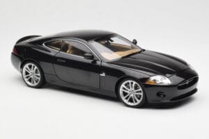 Jaguar XK-R X150 Midnight Schwarz AUTOart 1:18 73632 Metall — Bild 6 von 8