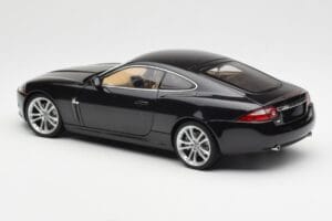 Jaguar XK-R X150 Midnight Schwarz AUTOart 1:18 73632 Metall — Bild 7 von 8