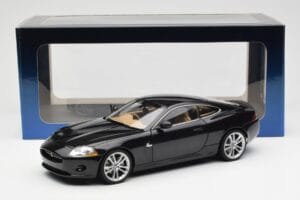 Jaguar XK-R X150 Midnight Schwarz AUTOart 1:18 73632 Metall — Bild 8 von 8