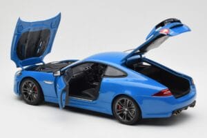 Jaguar XKR-S X150 French Racing Blau AUTOart 1:18 73641 Metall — Bild 5 von 8
