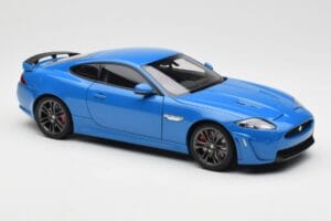 Jaguar XKR-S X150 French Racing Blau AUTOart 1:18 73641 Metall — Bild 6 von 8