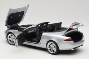Jaguar XK X150 Cabriolet Silber Minichamps 1:18 150130531 Metall — Bild 5 von 8