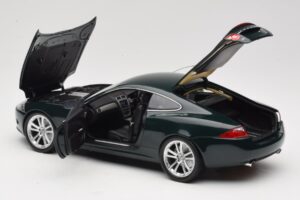Jaguar XK X150 Coupe Grün Minichamps 1:18 150130501 Metall — Bild 5 von 8