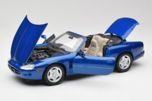 Jaguar XK8 X100 Cabriolet Azure Blau Maisto 1:18 50286 Metall — Bild 2 von 8