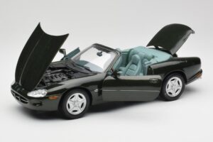 Jaguar XK8 X100 Cabriolet British Racing Grün Maisto 1:18 50285 Metall — Bild 2 von 8