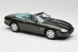 Jaguar XK8 X100 Cabriolet British Racing Grün Maisto 1:18 50285 Metall — Bild 6 von 8