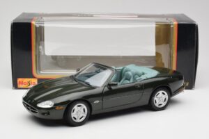 Jaguar XK8 X100 Cabriolet British Racing Grün Maisto 1:18 50285 Metall — Bild 8 von 8