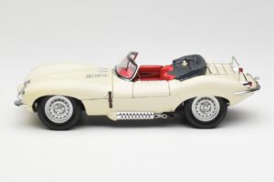 Jaguar XKSS Creme AUTOart 1:18 73512 Metall — Bild 4 von 8