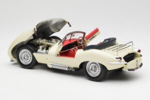 Jaguar XKSS Creme AUTOart 1:18 73512 Metall — Bild 5 von 8