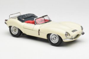 Jaguar XKSS Creme AUTOart 1:18 73512 Metall — Bild 6 von 8