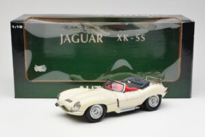 Jaguar XKSS Creme AUTOart 1:18 73512 Metall — Bild 8 von 8