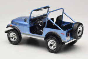 Jeep CJ-7 Laredo Blau MCG 1:18 MCG18553 Metall — Bild 5 von 6