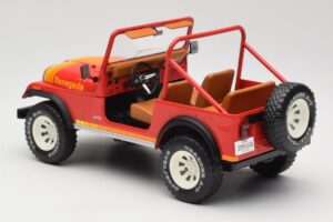 Jeep CJ-7 Renegade Rot MCG 1:18 MCG18110 Metall — Bild 5 von 6