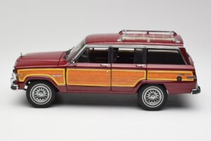 Jeep Grand Wagoneer Classic Rot AUTOart 1:18 74002 Metall — Bild 4 von 8
