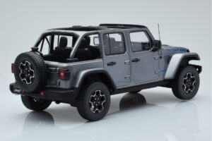 Jeep Wrangler 4xe Silber GT Spirit 1:18 GT419 Resin — Bild 2 von 6