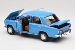 Lada 1200 2101 Blau IXO 1:18 18CMC204OP Metall — Bild 5 von 8