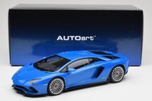Lamborghini Aventador S LP740-4 Blue Nila AUTOart 1:18 79134 Metall — Bild 8 von 8
