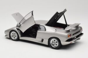 Lamborghini Diablo Silber AUTOart 1:18 70071 Metall — Bild 5 von 8