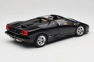 Lamborghini Diablo Roadster Schwarz AUTOart 1:18 70093-R1 Metall — Bild 4 von 10