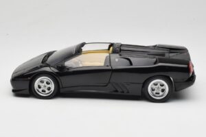 Lamborghini Diablo Roadster Schwarz AUTOart 1:18 70093-R1 Metall — Bild 5 von 10