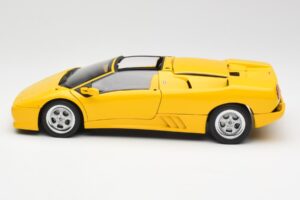Lamborghini Diablo Roadster Gelb AUTOart 1:18 70092 Metall — Bild 4 von 8