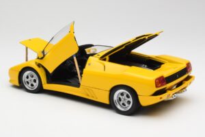 Lamborghini Diablo Roadster Gelb AUTOart 1:18 70092 Metall — Bild 5 von 8