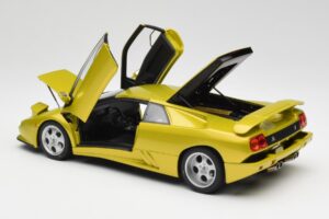 Lamborghini Diablo SE30 Anniversary Edition Gelb Spyder AUTOart 1:18 79157 Metall — Bild 5 von 8