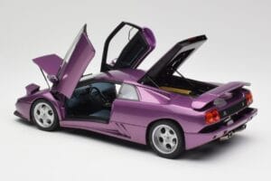 Lamborghini Diablo SE30 Anniversary Edition Metallic Lila AUTOart 1:18 79158 Metall — Bild 5 von 8