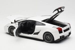 Lamborghini Gallardo Superleggera Monocerus Metallic Weiß AUTOart 1:18 74585 Metall — Bild 5 von 8