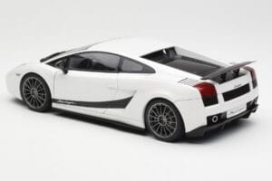 Lamborghini Gallardo Superleggera Monocerus Metallic Weiß AUTOart 1:18 74585 Metall — Bild 7 von 8