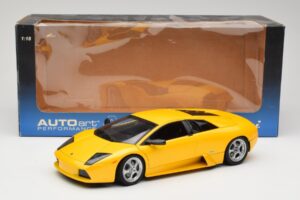 Lamborghini Murcielago LP640 Giallo Orion AUTOart 1:18 74511 Metall — Bild 8 von 8