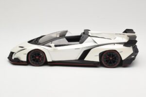 Lamborghini Veneno Roadster Weiß Mit Roter Linie Kyosho 1:18 C09502W Metall — Bild 3 von 6