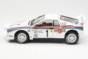 Lancia 037 Martini #1 W. Rohrl / C. Geistdorfer Winner Rally Monte Carlo 1983 Nacht-Version Kyosho 1:18 08306A Metall — Bild 4 von 8