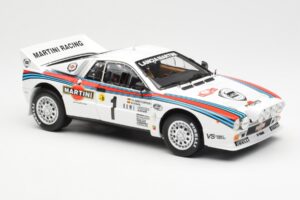 Lancia 037 Martini #1 W. Rohrl / C. Geistdorfer Winner Rally Monte Carlo 1983 Nacht-Version Kyosho 1:18 08306A Metall — Bild 6 von 8
