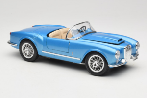 Lancia Aurelia B24 Spider Blau Bburago 1:18 3010-M1 Metall — Bild 6 von 8