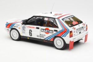 Lancia Delta HF 4WD #6 M. Biasion / T. Siviero Martini Rally Monte Carlo 1987 Kyosho 1:18 08960A Metall — Bild 7 von 8