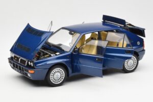 Lancia Delta HF Integrale Evo II Blau Kyosho 1:18 08341BL Metall — Bild 2 von 8