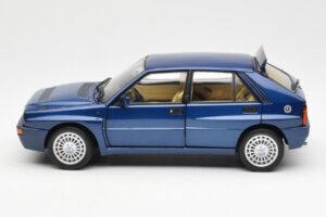 Lancia Delta HF Integrale Evo II Blau Kyosho 1:18 08341BL Metall — Bild 4 von 8