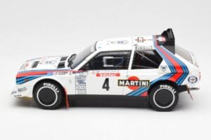 Lancia Delta S4 Martini #4 H. Toivonen / S. Cresto Rally Tour de Corse 1986 AUTOart 1:18 88620 Metall — Bild 4 von 8