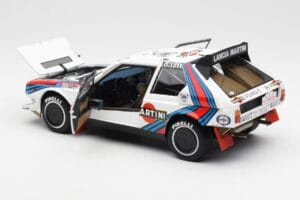 Lancia Delta S4 Martini #4 H. Toivonen / S. Cresto Rally Tour de Corse 1986 AUTOart 1:18 88620 Metall — Bild 5 von 8