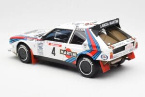 Lancia Delta S4 Martini #4 H. Toivonen / S. Cresto Rally Tour de Corse 1986 AUTOart 1:18 88620 Metall — Bild 7 von 8