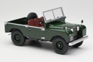 Land Rover 88 Series 1 Open Top Dunkelgrün MCG 1:18 MCG18367 Metall — Bild 2 von 6