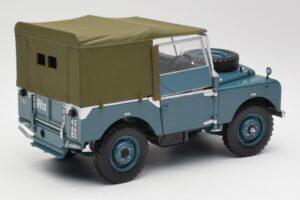Land Rover 88 Series I Hellblau Minichamps 1:18 150168907 Metall — Bild 3 von 8