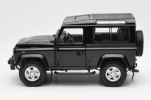 Land Rover Defender 90 Santorini Schwarz Metallic Kyosho 1:18 08901BK Metall — Bild 4 von 8